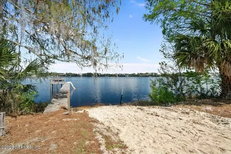 986 State Road 20 Interlachen FL 32148