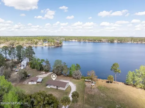 986 State Road 20 Interlachen FL 32148