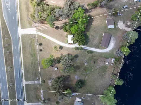 986 State Road 20 Interlachen FL 32148