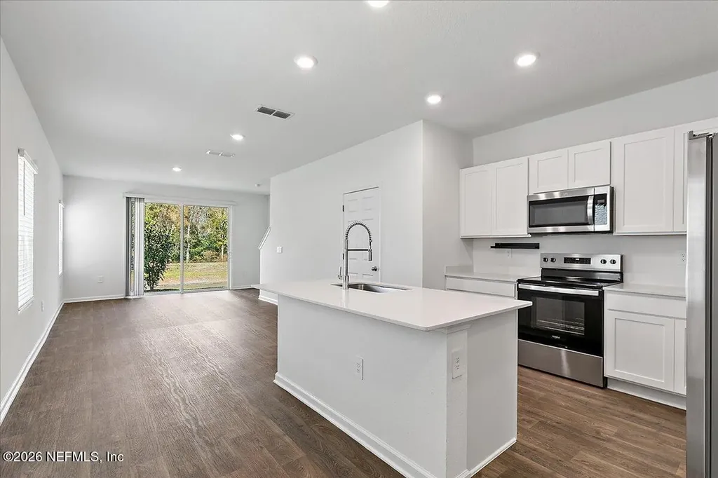 662 Celtic Drive Jacksonville FL 32218