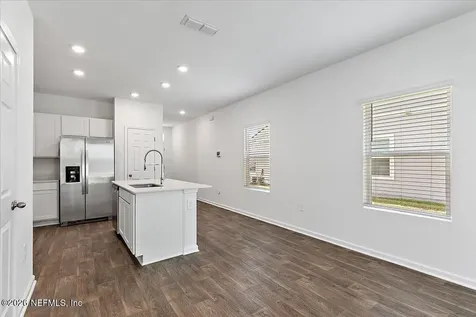 662 Celtic Drive Jacksonville FL 32218