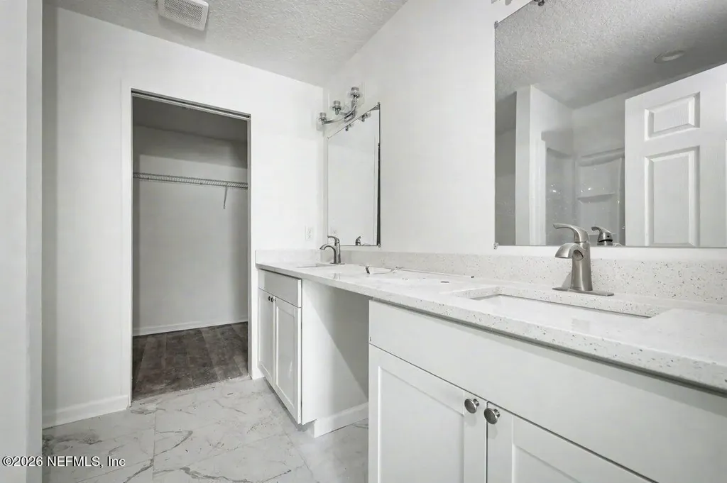 5252 Cleveland Road Jacksonville FL 32209