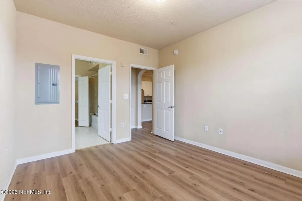 8539 Gate Parkway W Jacksonville FL 32216