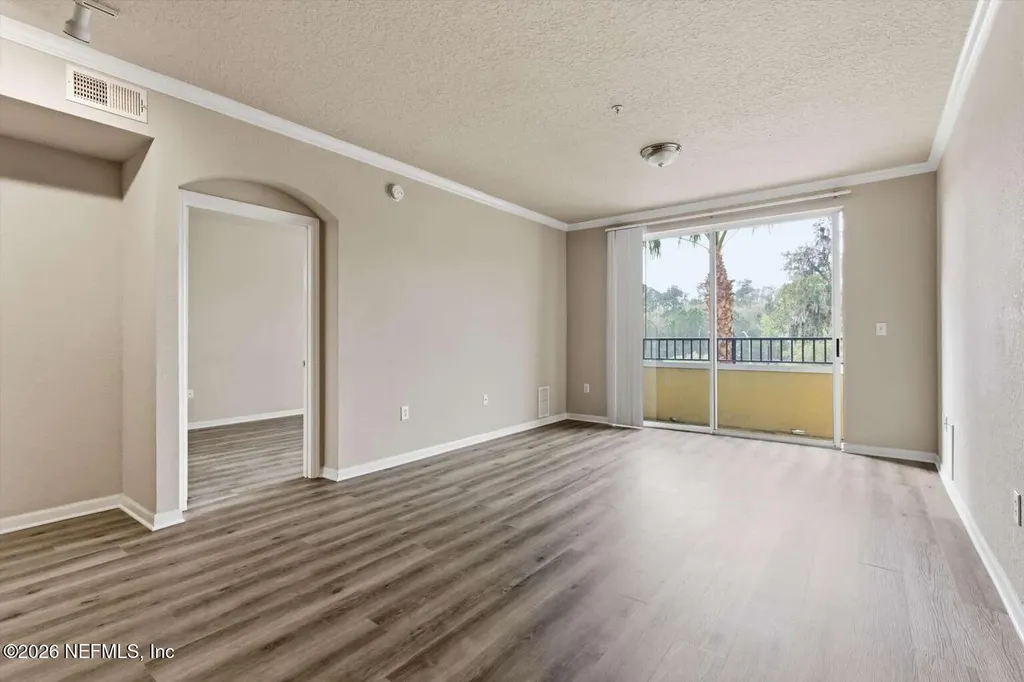 8539 Gate Parkway W Jacksonville FL 32216