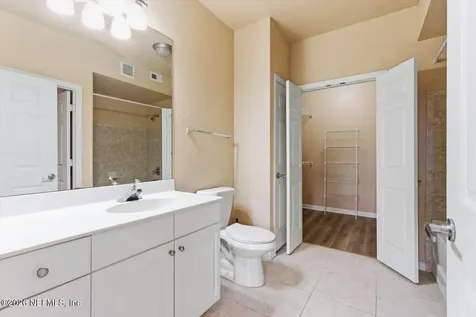8539 Gate Parkway W Jacksonville FL 32216