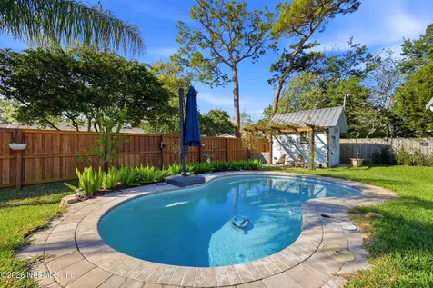 544 Plaza Atlantic Beach FL 32233