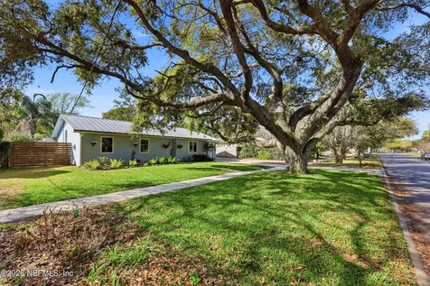 544 Plaza Atlantic Beach FL 32233