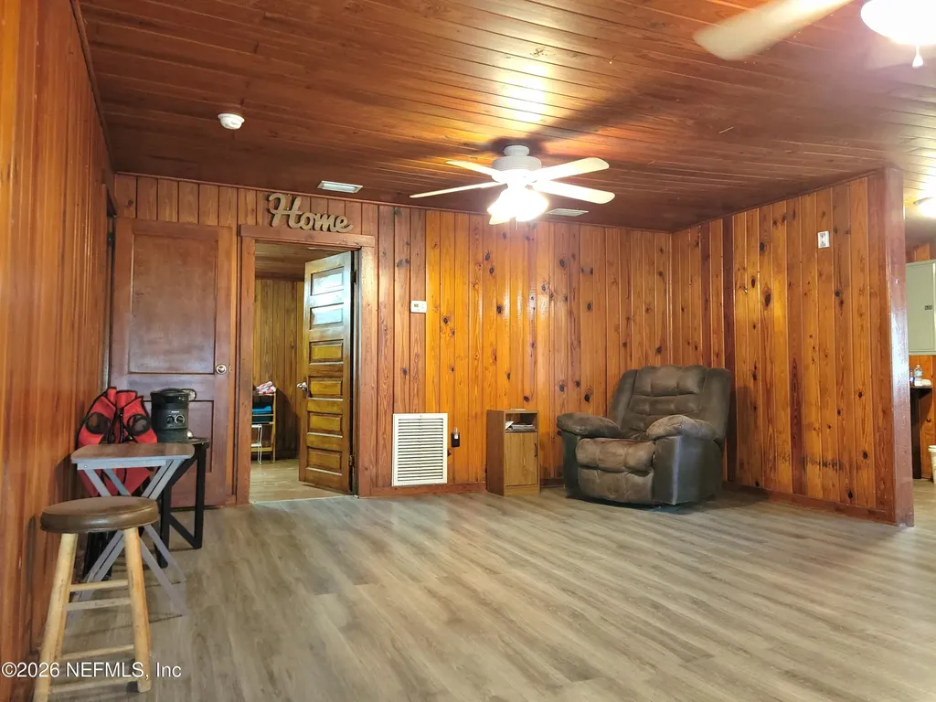 10507 Prospect Avenue Hampton FL 32044