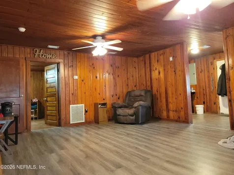 10507 Prospect Avenue Hampton FL 32044