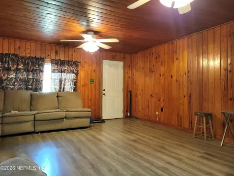 10507 Prospect Avenue Hampton FL 32044