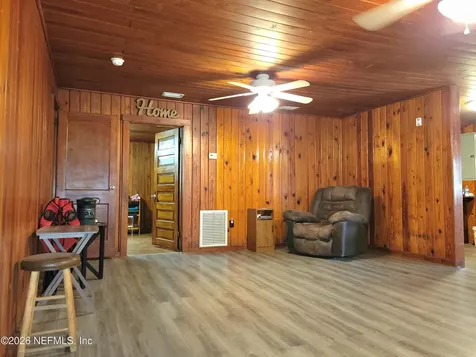 10507 Prospect Avenue Hampton FL 32044