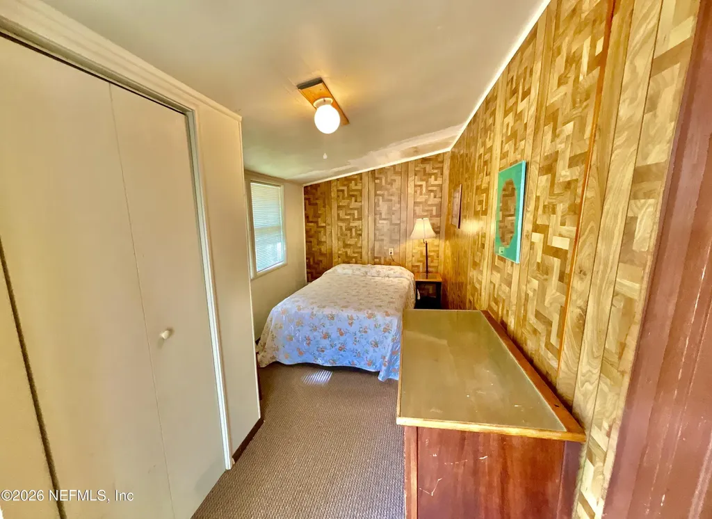 106 E Sunnyside Beach Road Hawthorne FL 32640