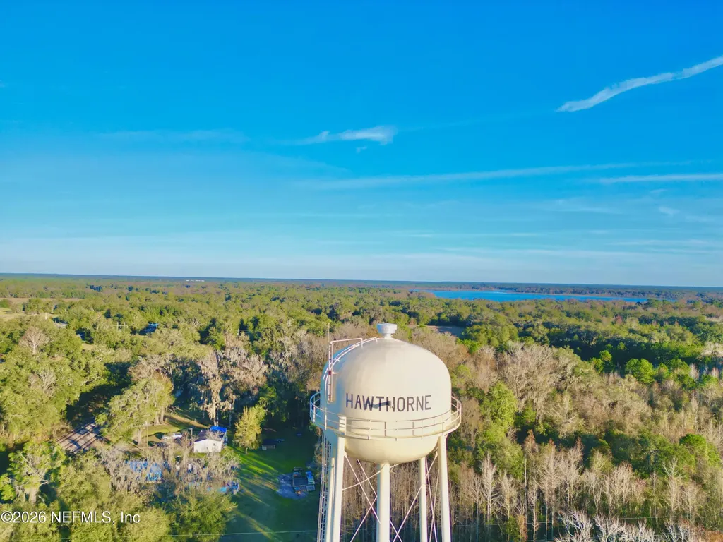 106 E Sunnyside Beach Road Hawthorne FL 32640