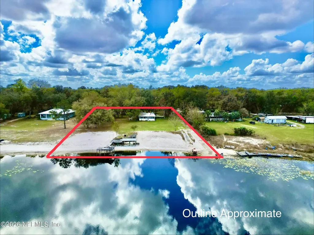 106 E Sunnyside Beach Road Hawthorne FL 32640