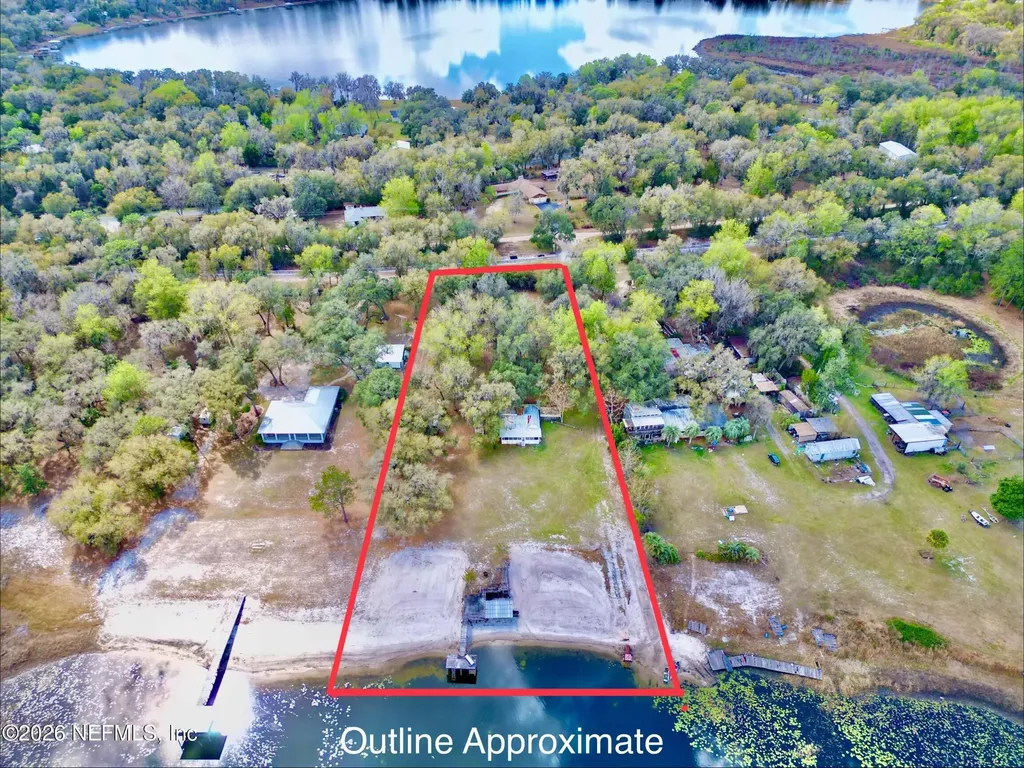 106 E Sunnyside Beach Road Hawthorne FL 32640