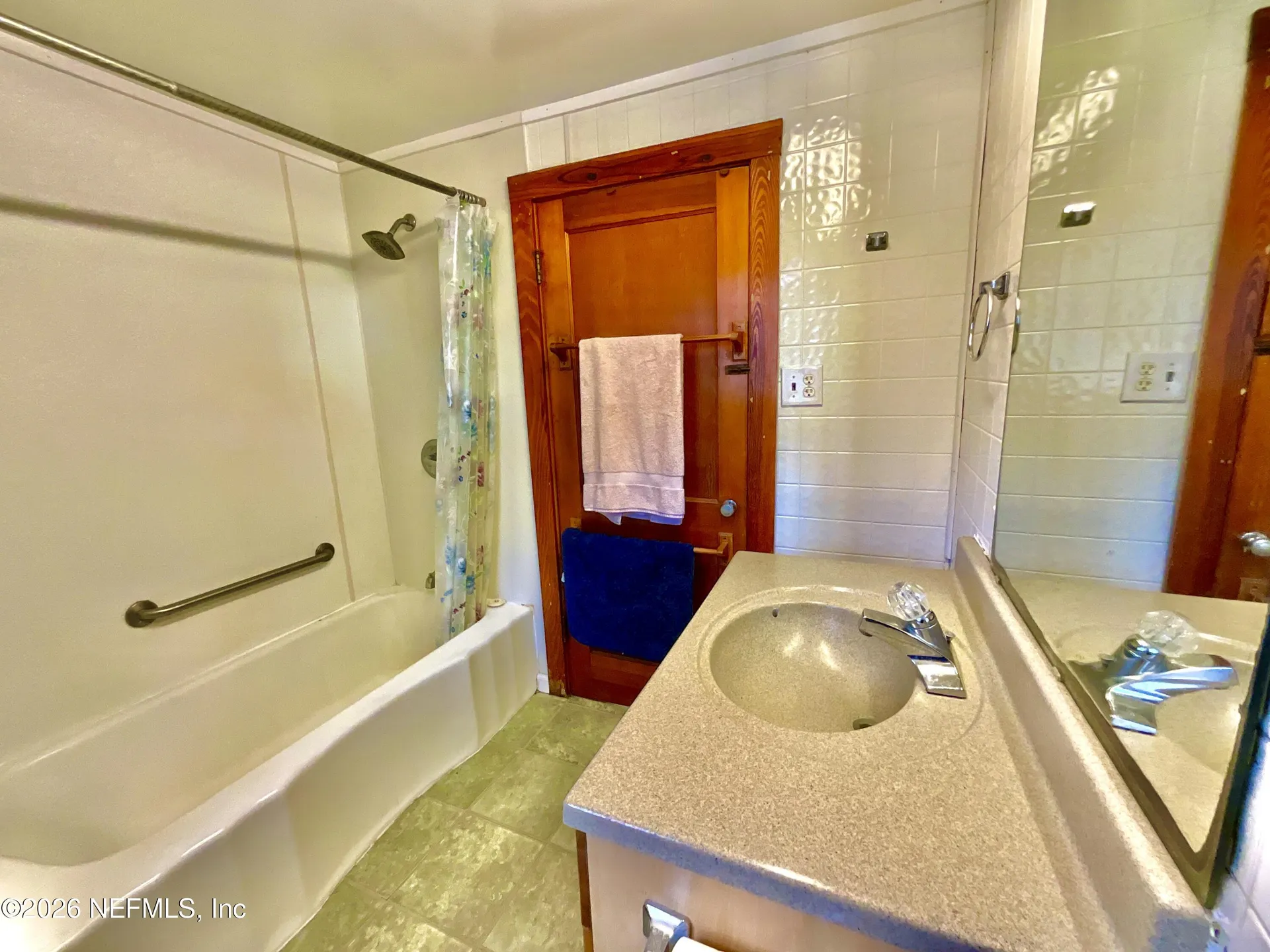 106 E Sunnyside Beach Road Hawthorne FL 32640
