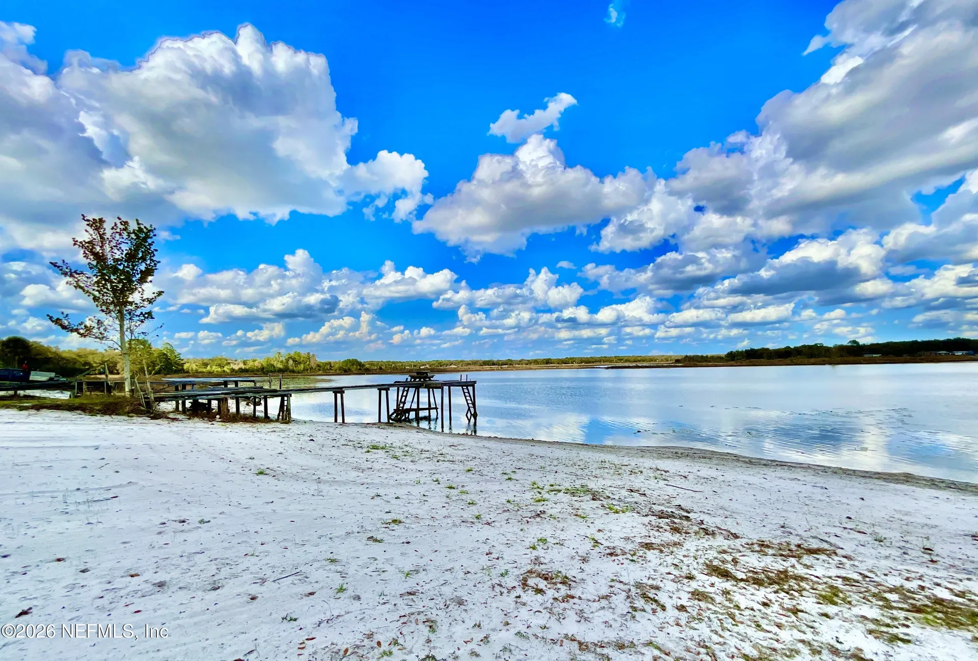 106 E Sunnyside Beach Road Hawthorne FL 32640
