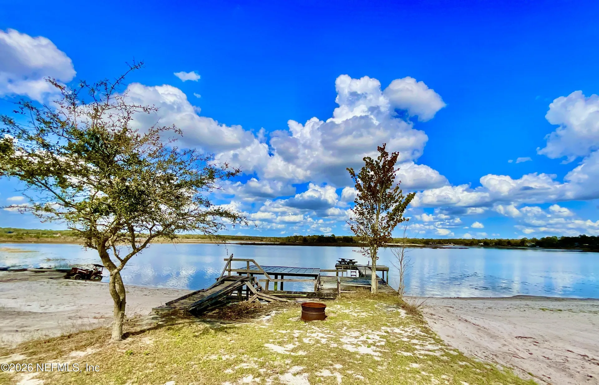 106 E Sunnyside Beach Road Hawthorne FL 32640