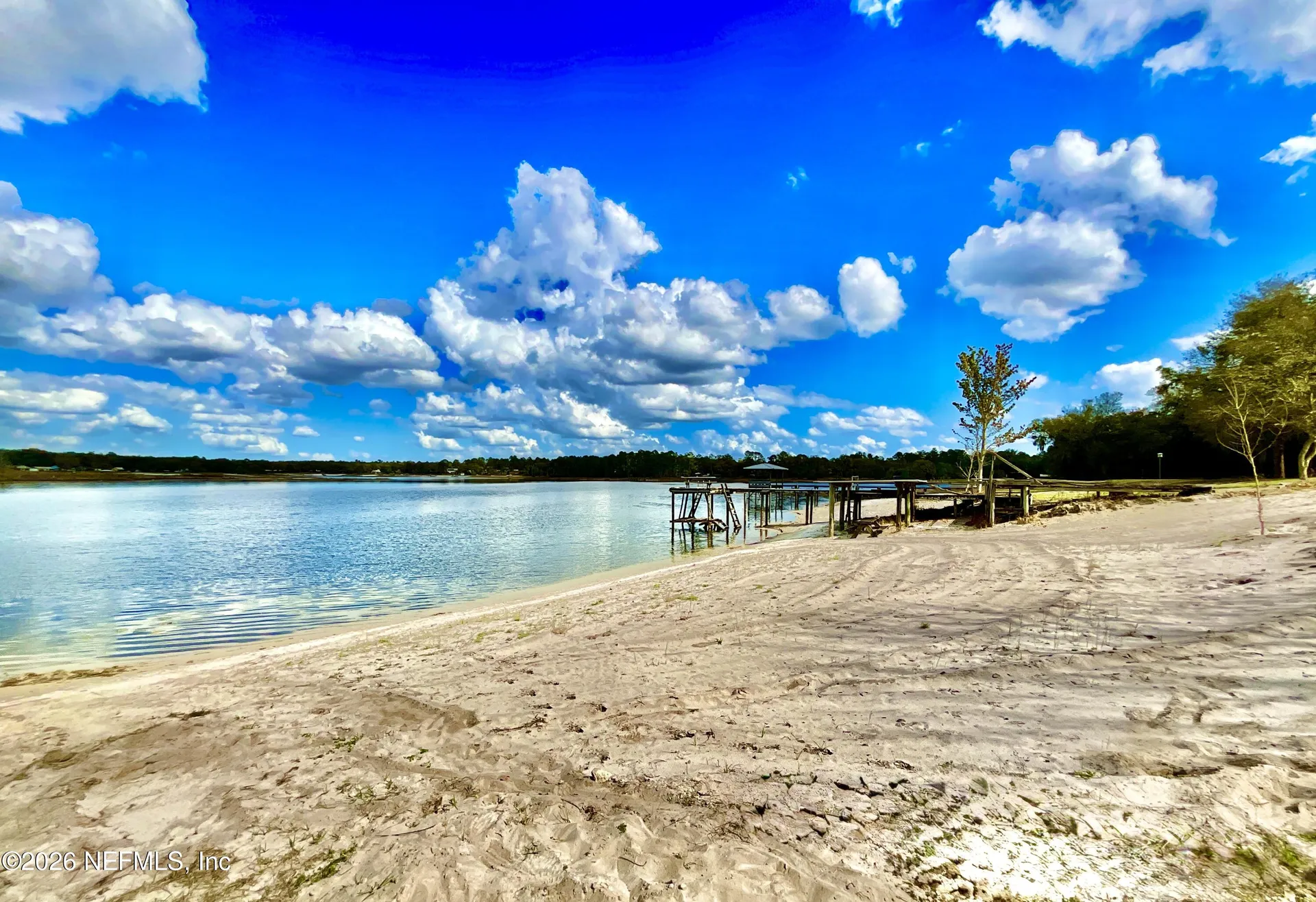 106 E Sunnyside Beach Road Hawthorne FL 32640