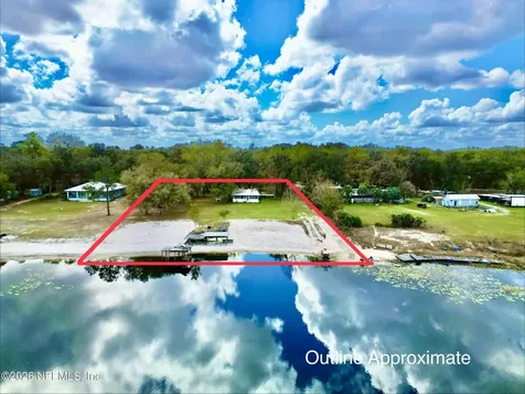 106 E Sunnyside Beach Road Hawthorne FL 32640
