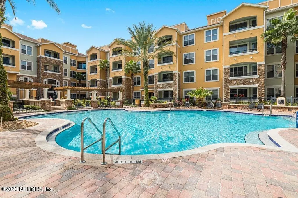 8539 Gate Parkway W Jacksonville FL 32216