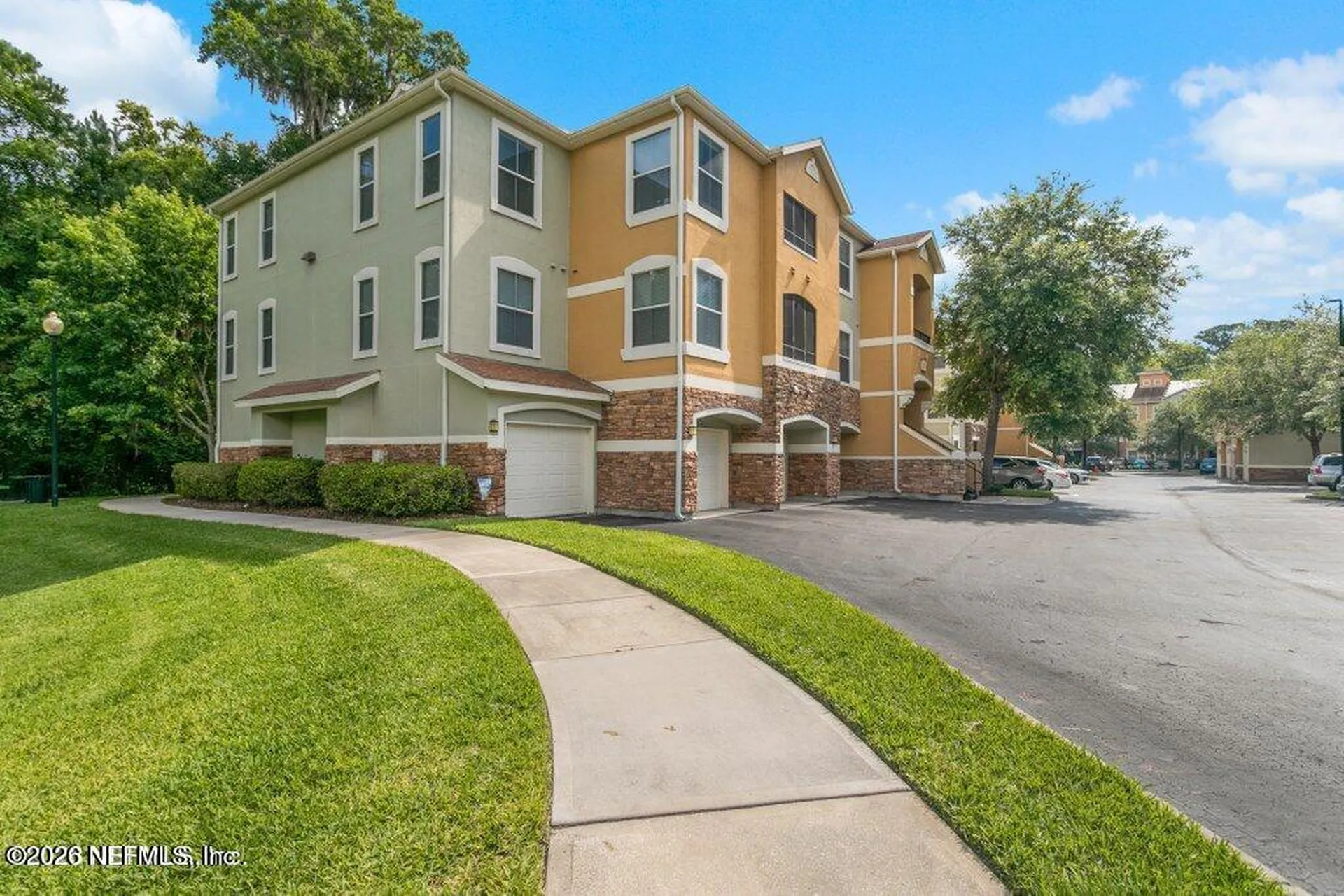 8539 Gate Parkway W Jacksonville FL 32216