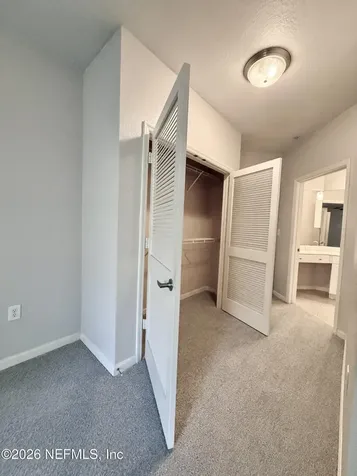 8539 Gate Parkway W Jacksonville FL 32216