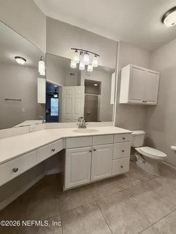 8539 Gate Parkway W Jacksonville FL 32216