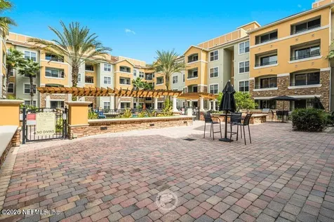 8539 Gate Parkway W Jacksonville FL 32216