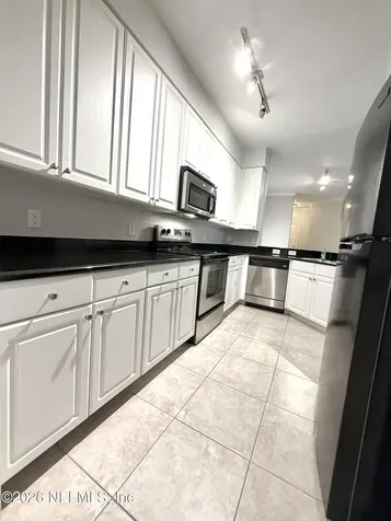 8539 Gate Parkway W Jacksonville FL 32216