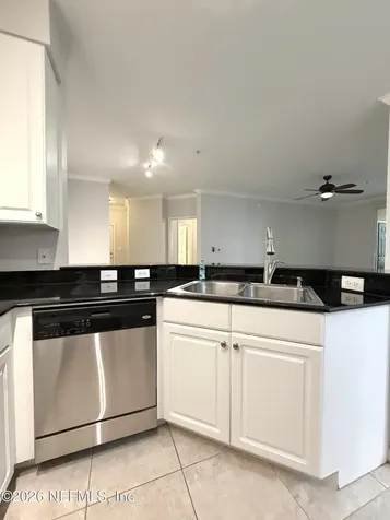 8539 Gate Parkway W Jacksonville FL 32216