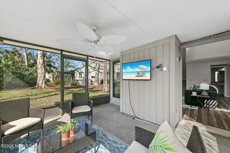 1007 Big Pine Key Atlantic Beach FL 32233