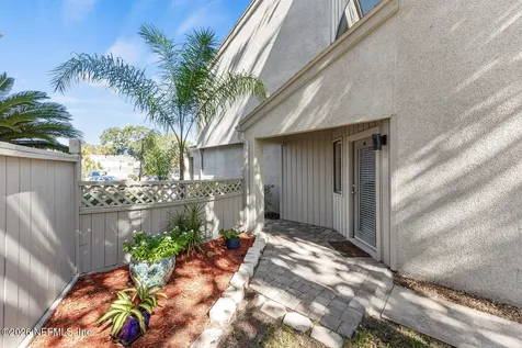 1007 Big Pine Key Atlantic Beach FL 32233