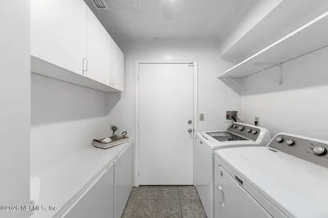 1007 Big Pine Key Atlantic Beach FL 32233