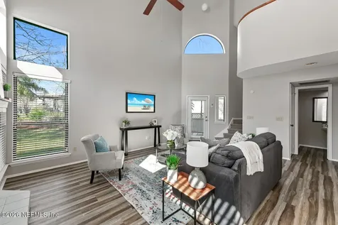 1007 Big Pine Key Atlantic Beach FL 32233