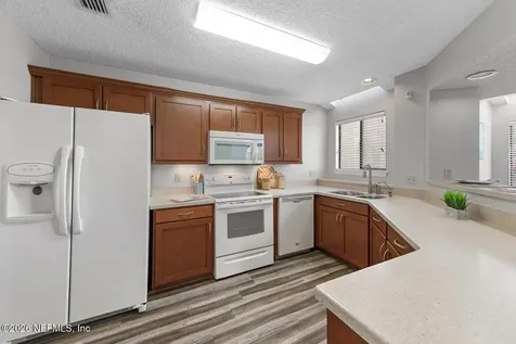 1007 Big Pine Key Atlantic Beach FL 32233