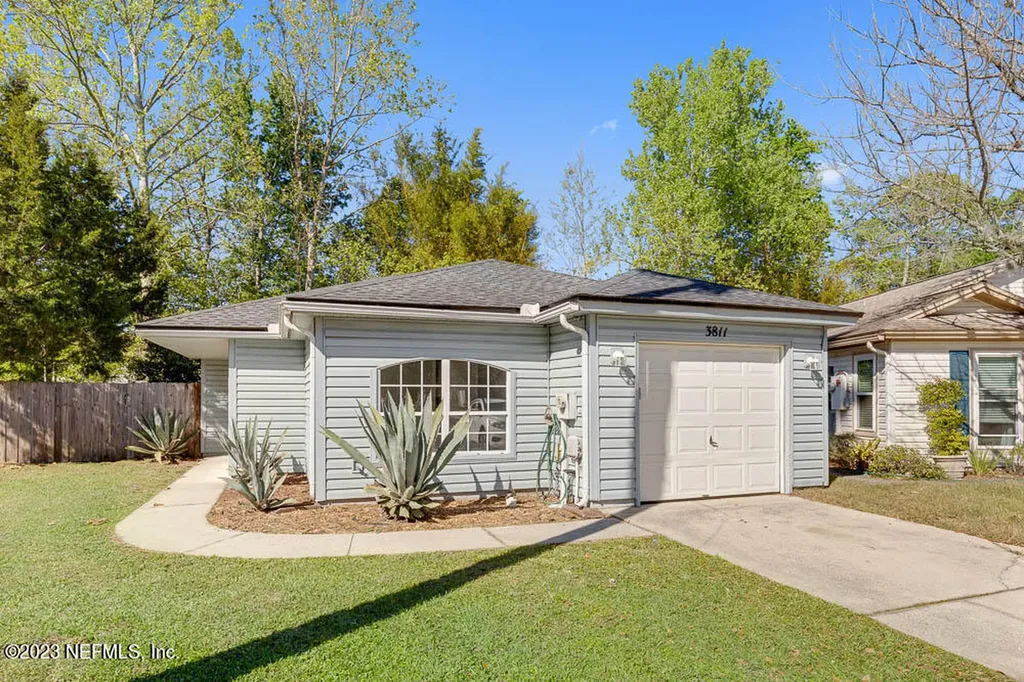 3811 Autumn Leaf Court Jacksonville FL 32246