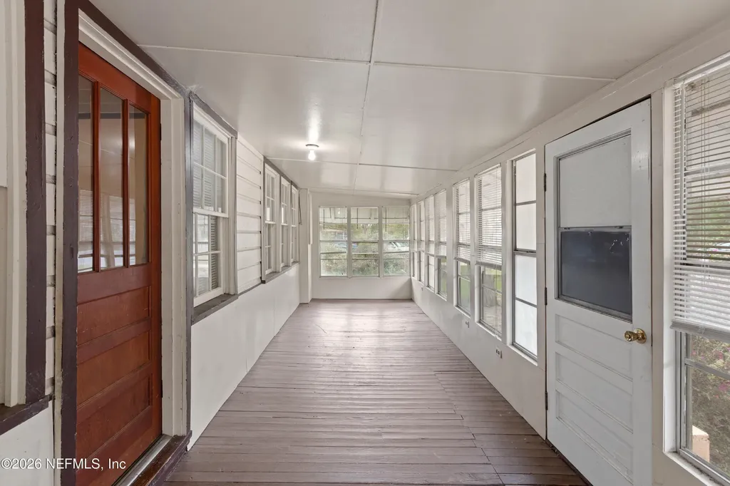 412 S County Road 21 Hawthorne FL 32640