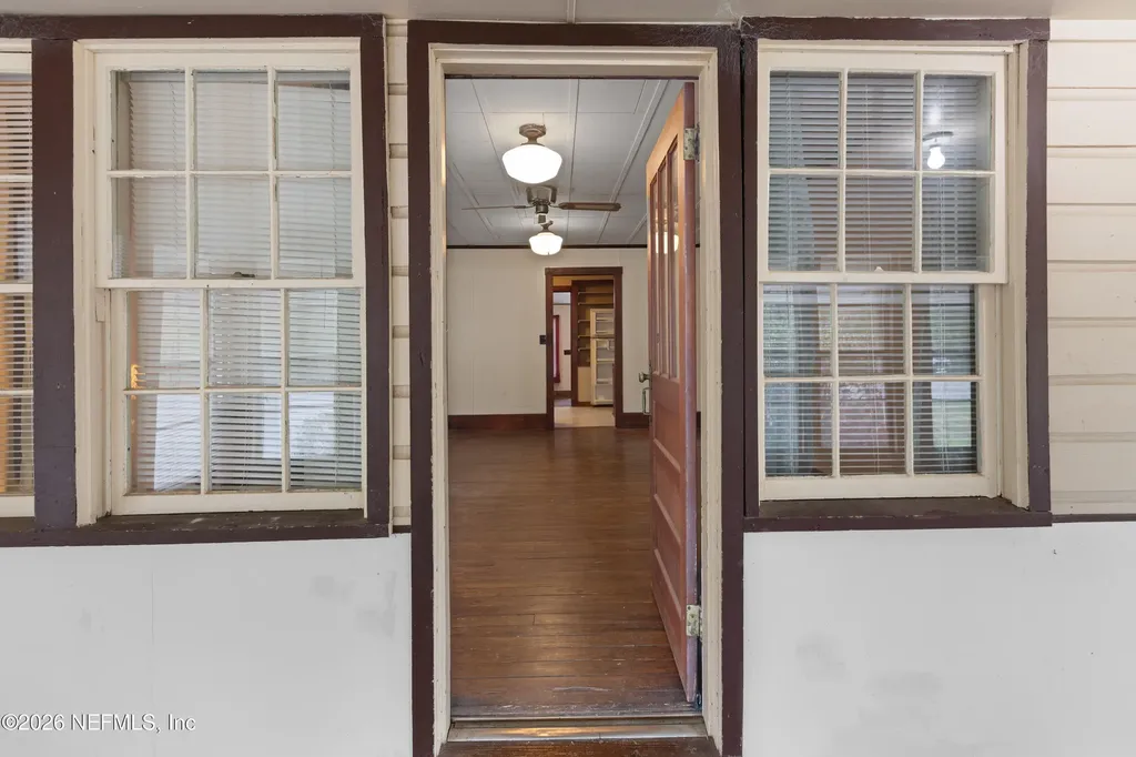 412 S County Road 21 Hawthorne FL 32640
