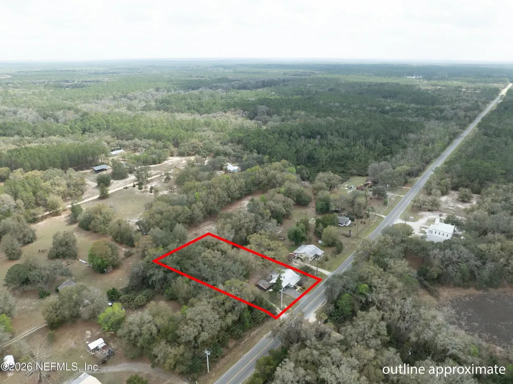 412 S County Road 21 Hawthorne FL 32640