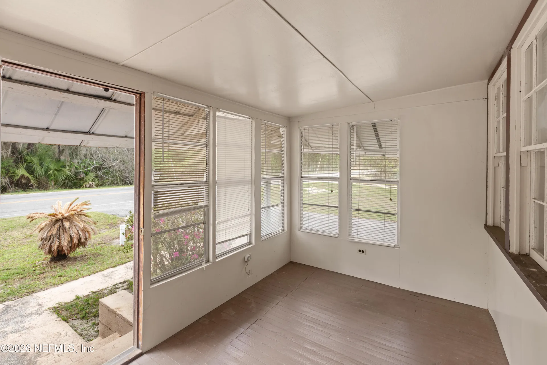 412 S County Road 21 Hawthorne FL 32640