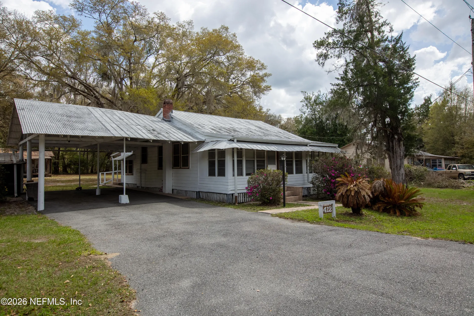 412 S County Road 21 Hawthorne FL 32640