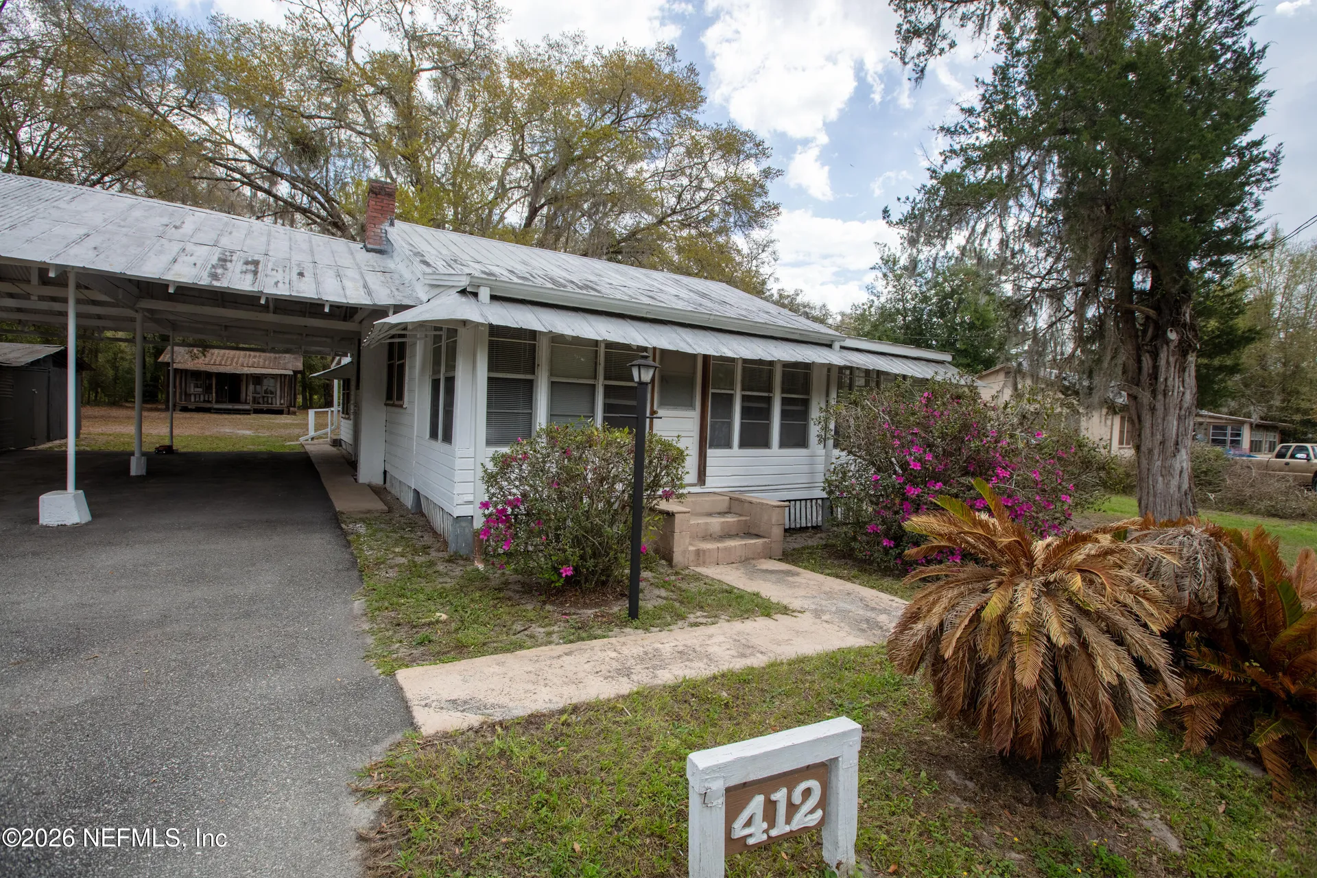 412 S County Road 21 Hawthorne FL 32640