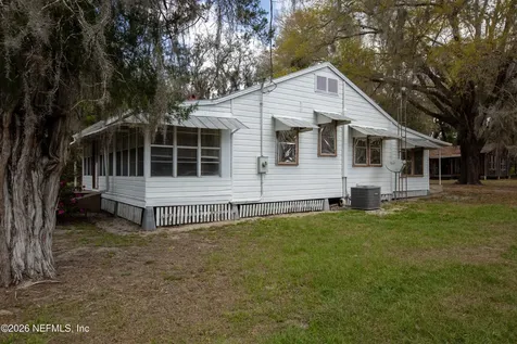 412 S County Road 21 Hawthorne FL 32640
