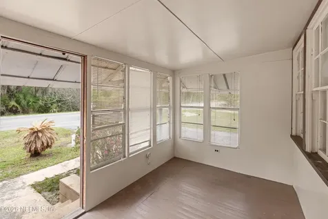 412 S County Road 21 Hawthorne FL 32640