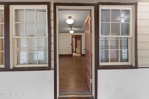 412 S County Road 21 Hawthorne FL 32640