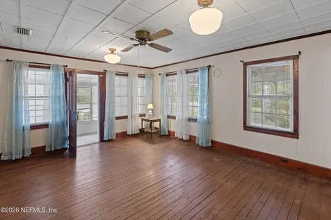 412 S County Road 21 Hawthorne FL 32640