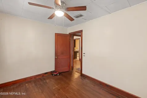 412 S County Road 21 Hawthorne FL 32640