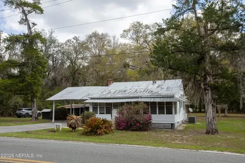 412 S County Road 21 Hawthorne FL 32640