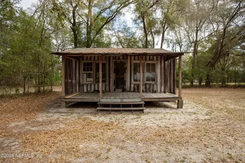 412 S County Road 21 Hawthorne FL 32640